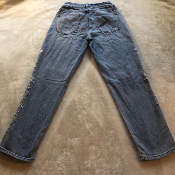 PacSun Embroidered Floral & Distressed Mom Jean - Picture 11 of 12